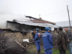 Akşehir'de ev yangını