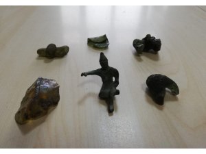 Evinde sakladığı tarihi eserleri jandarma buldu