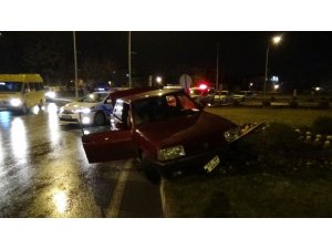 Havaya ateş eden magandalar polisten kaçarken kaza yaptı