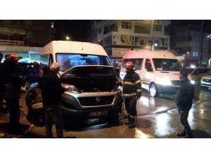 Servis aracının motoruna giren kediyi itfaiye kurtardı