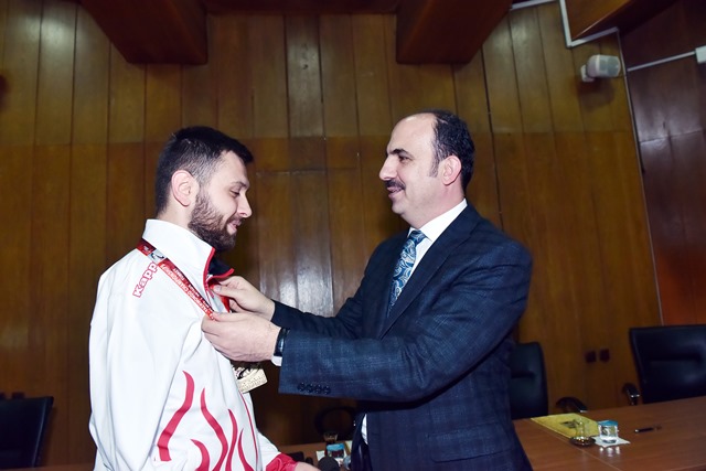 Başkan Altay Şampiyon Para Tekvandocuyu Ödüllendirdi