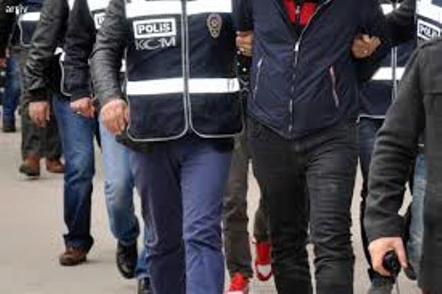 İzmir merkezli göçmen kaçakçılığı operasyonunda 12 gözaltı