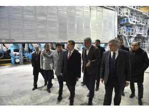 Yılmaz, kağıt fabrikasını inceledi