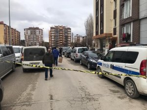 Bıçaklanan kurye ağır yaralandı