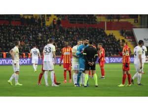 Spor Toto Süper Lig: İstikbal Mobilya Kayserispor: 0 - Fenerbahçe: 0 (İlk yarı)