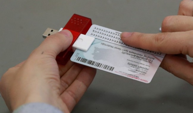 Kimlik kartlarına 'elektronik sertifika' geliyor!