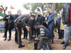 Zeybekci, ilçe ziyaretlerini sürdürüyor