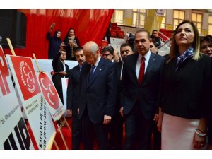 Bahçeli, MHP’nin 50. yıl sergisini gezdi