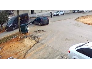 İki aracın çarpışması güvelik kamerasında