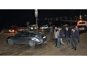 Elazığ’da minibüs otomobile çarptı: 2 yaralı