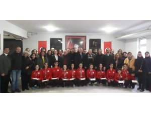 Turan Gün, sporcularla buluştu