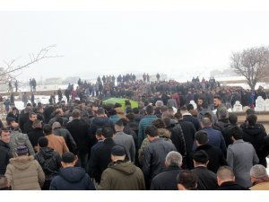 Kaza kurbanı futbolcuyu binler uğurladı