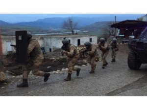 Siirt’te terör örgütü PKK’ya yardım eden 13 kişi gözaltına alındı