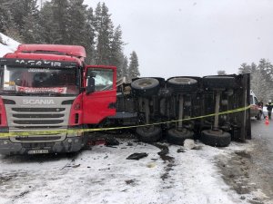 Trafik kazası sonrası can pazarı: 20 yaralı