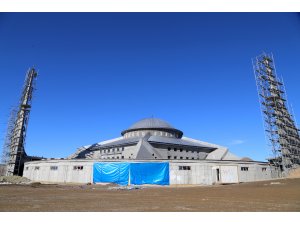 "Ay yıldız" mimarili cami açılışa hazırlanıyor