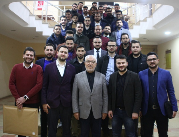 Özboyacı, Genç işadamlarıyla buluştu