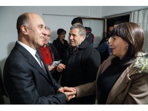 Mudanya Belediye Başkan Adayı Ünal, kapı kapı dolaşıyor