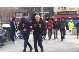 Oto fareleri yakalandı