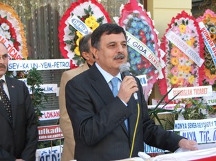 Nevzat Pakdil Seydişehir'de