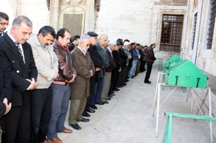 Bekçilerin cenazeleri toprağa verildi