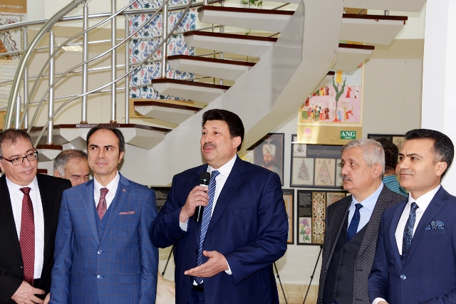 Selçuk’ta ‘Bahçe ve Çiçek’ sergisi açıldı