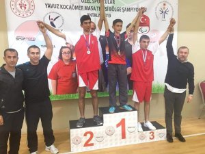 Adıyamanlı özel sporcuların teniste büyük başarısı