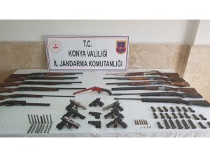 Jandarma’dan kaçak silah operasyonu