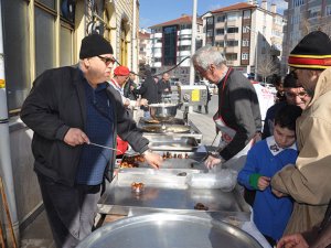 Şehit Ali Ergün için lokma dağıtıldı