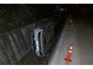 Fethiye’de otomobil kanala devrildi: 2 yaralı