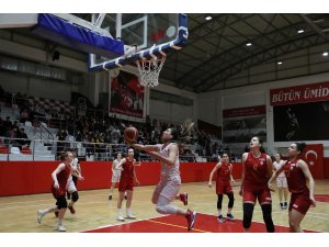 Bayraklı’nın perileri fırtına gibi