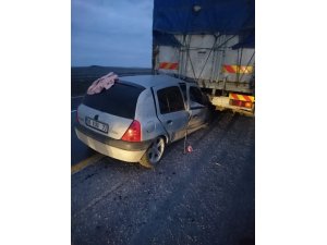 Şanlıurfa’da otomobil tır dorsesinin altına girdi: 8 yaralı