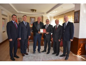 Hayırsever emekli öğretmenden TSKGV’ye ev bağışı