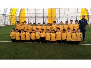 Minik futbolcular kaplıca kampında