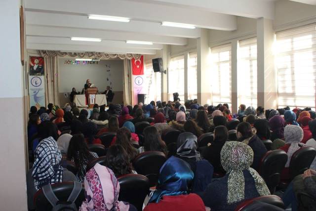 Selçukya Şairleri öğrencilerle buluştu