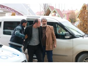 Tırla soygun yapmaya çalışan 4 kişi yakalandı