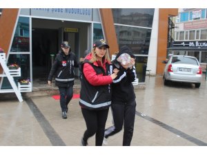 Ruhsatsız otele fuhuş operasyonu: 8 gözaltı
