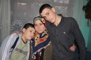 Sağlıklı çocuk doğuramayınca eşi terk etti