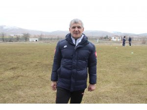 Elazığspor’un yeni hocası Erhan Altın ilk idmanına çıktı