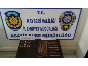 Sahte altın verip gerçeğini alan dolandırıcı yakalandı