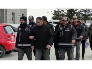 Yozgat’ta FETÖ’den gözaltına alınan 9 kişi adliyeye sevk edildi