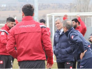 Elazığspor Teknik Direktörü Altın’dan destek çağrısı