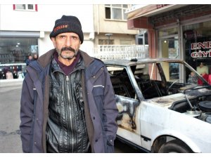 Elazığ’da baba-oğlun araçları kundaklandı
