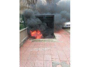 Yer altı çöp konteynerine atılan izmarit yangın çıkardı