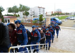 Didim’deki ’Hazine arazisi talanı operasyonu’nda gözaltına alınanlar adliyeye sevke edildi
