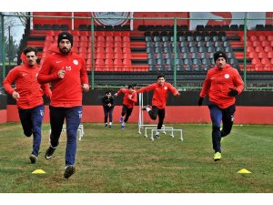 Karaköprü Belediyespor hazırlıklarını sürdürüyor