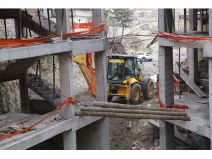 GÜNCELLEME - Göreme'de peribacaları bölgesindeki inşaatın yıkımı