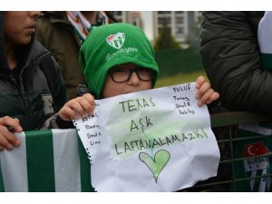 Bursaspor’lu futbolcular ile taraftarlar Sevgililer Günü’nde buluştu