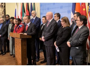 Venezuela'dan "her türlü saldırıya karşılık veririz" açıklaması