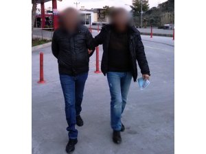 Kuşadası’nda 5 ayrı suçtan 3 yıl hapisle aranan zanlı yakalandı