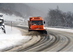 Kırklareli'nde kar yağışı etkisini arttırdı